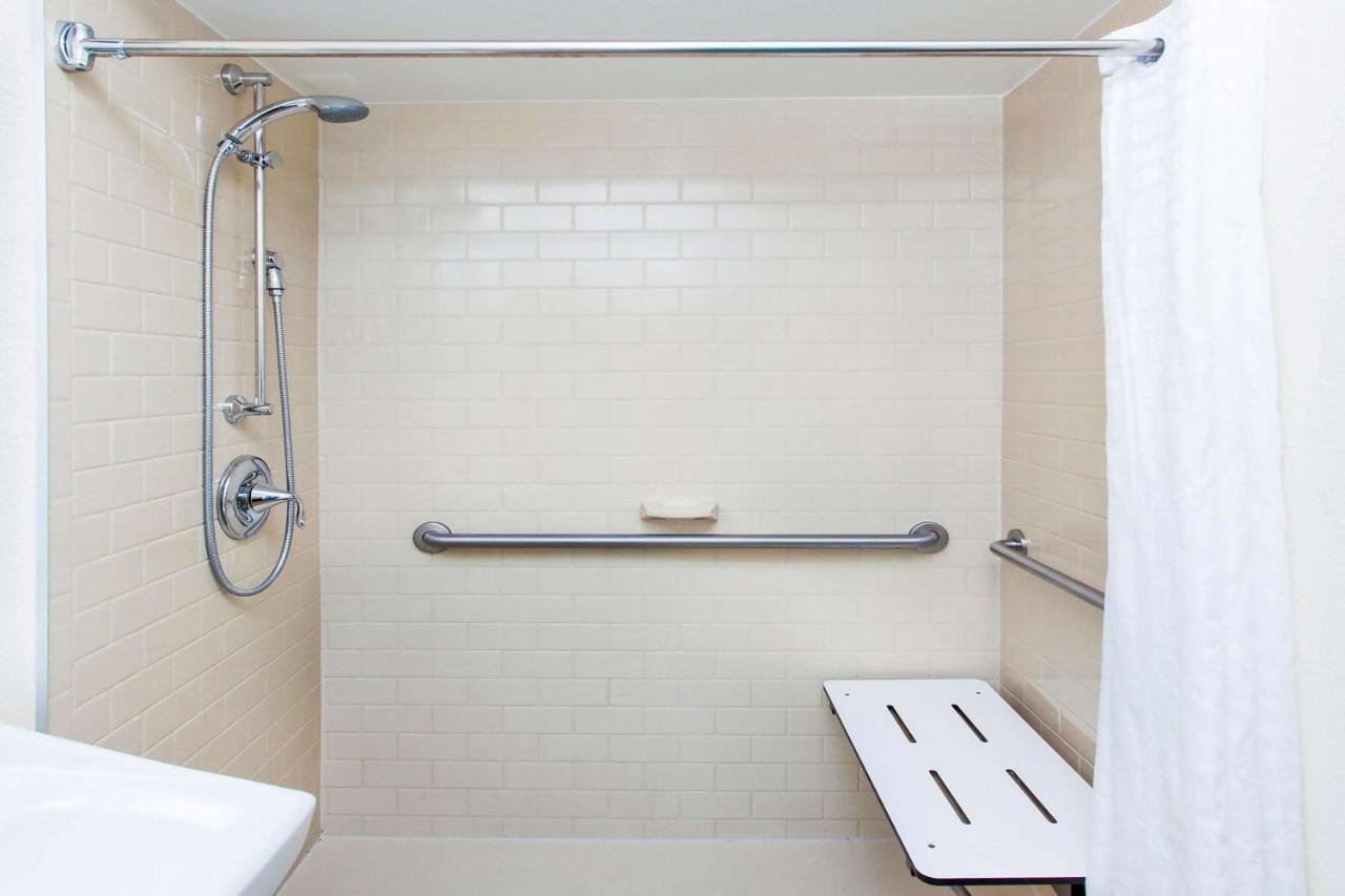 Mainstay Suites - Wichita Ne Luaran gambar