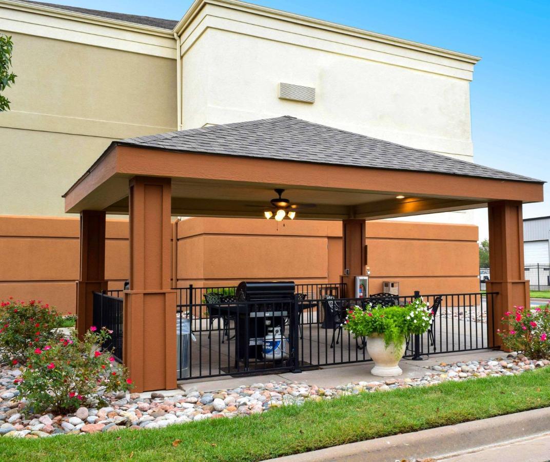 Mainstay Suites - Wichita Ne Luaran gambar